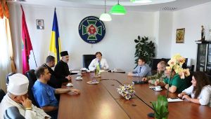 Військові госпіталі Києва відвідав єпископ УГКЦ